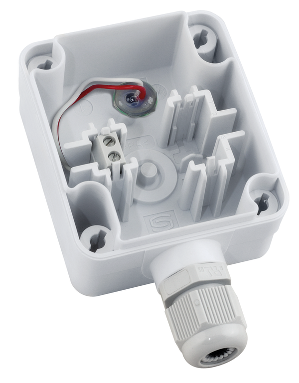 Geöffneter Fühler mit Anschlussklemmen