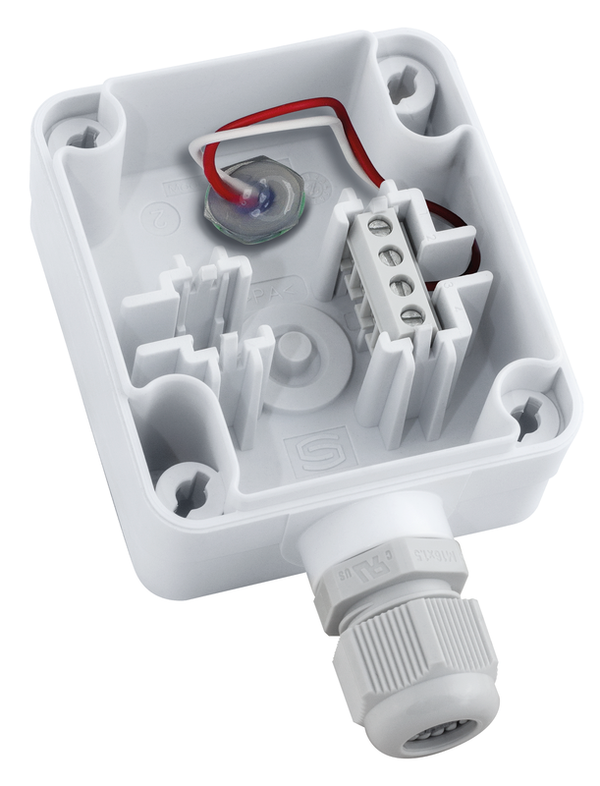 Geöffneter Temperaturfühler mit Anschlussklemmen