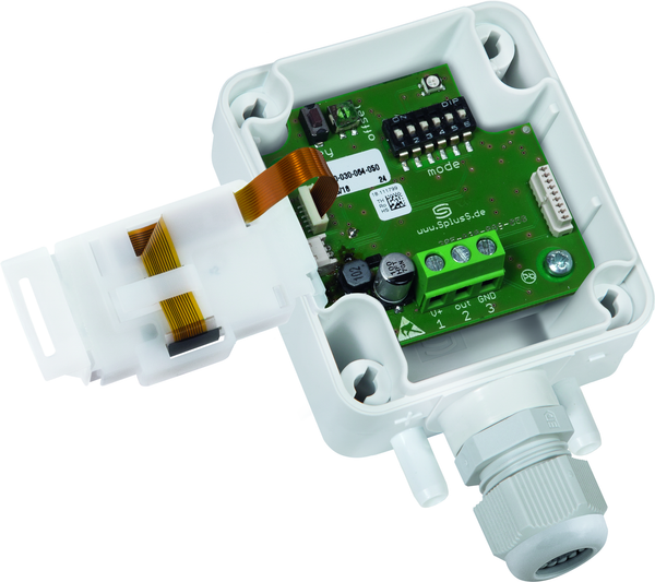 PREMASGARD 1121-SD-I LCD, mit geöffneter Abdeckung und LCD-Anzeige - S+S Regeltechnik